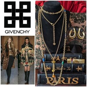 💥EXTREMELY RARE💥1977-1985💯GIVENCHY THICK COBACHON CHAIN AND CRYSTAL HOOP SET
